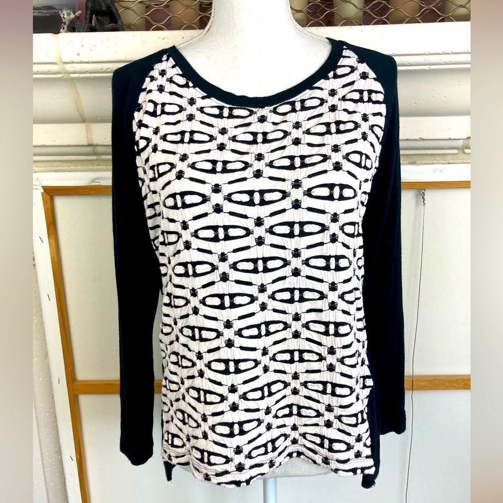 Nallie & Millie Avant Garde black& white top